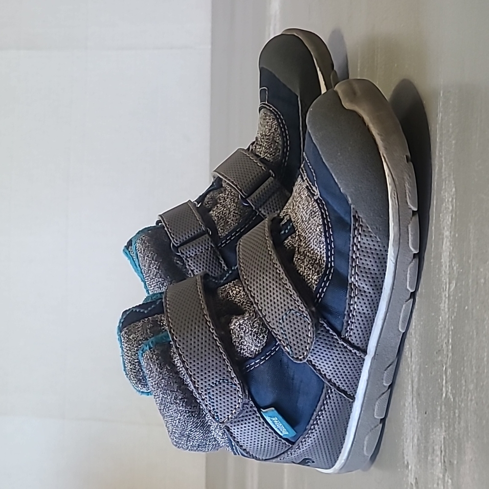 See Kai Run shoe's size 12 Toddler